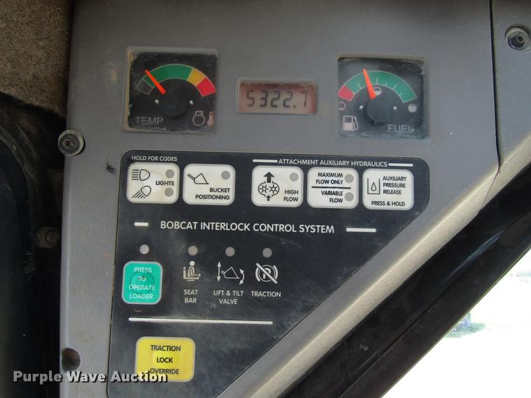 image for item EU9682 2005 Bobcat T300 skid steer