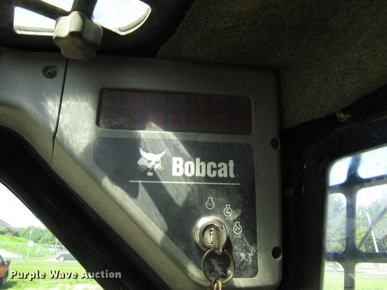 image for item EU9682 2005 Bobcat T300 skid steer