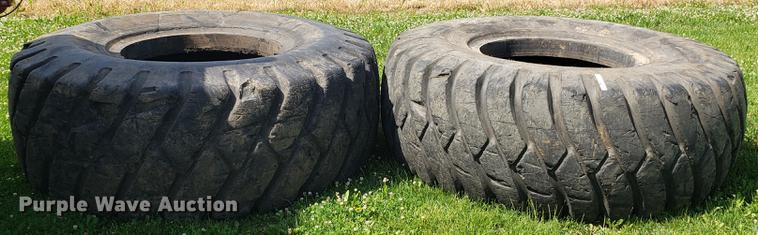 image for item EU9780 (2) 29.5-35 tires