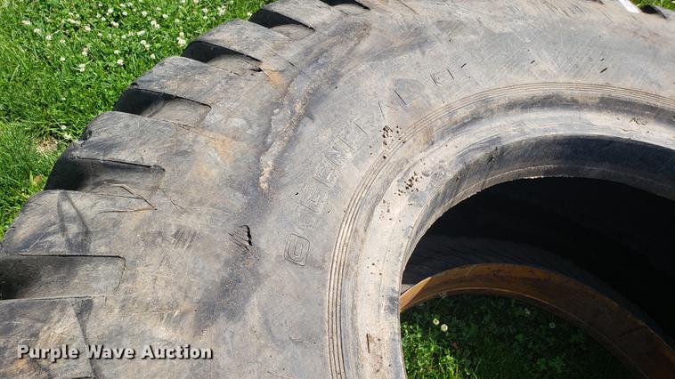 image for item EU9780 (2) 29.5-35 tires