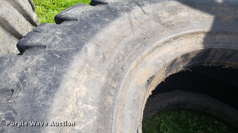 image for item EU9780 (2) 29.5-35 tires