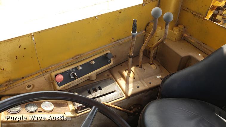 image for item EU9782 1987 Caterpillar 621E conventional scraper