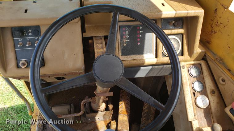 image for item EU9782 1987 Caterpillar 621E conventional scraper