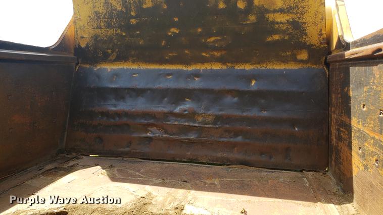 image for item EU9782 1987 Caterpillar 621E conventional scraper