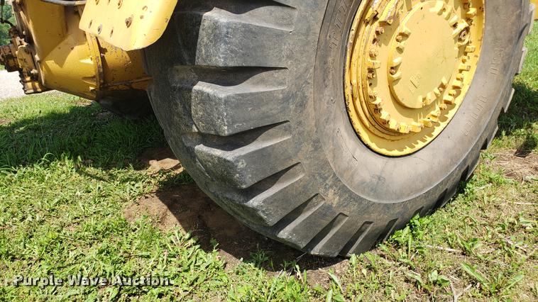 image for item EU9782 1987 Caterpillar 621E conventional scraper