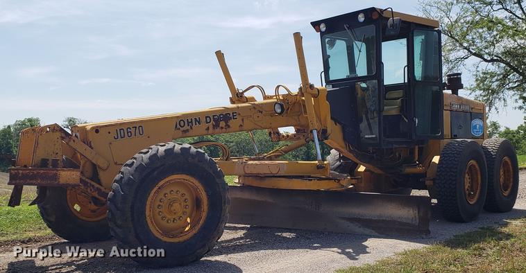 image for item EU9783 John Deere 670 motor grader