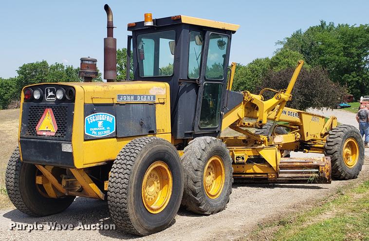 image for item EU9783 John Deere 670 motor grader