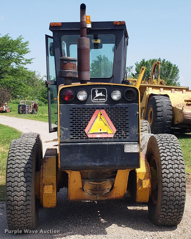 image for item EU9783 John Deere 670 motor grader