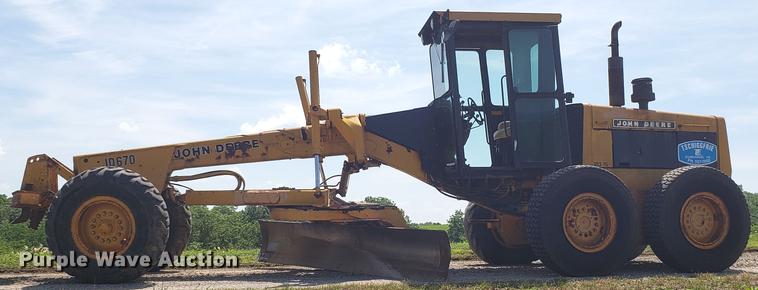 image for item EU9783 John Deere 670 motor grader