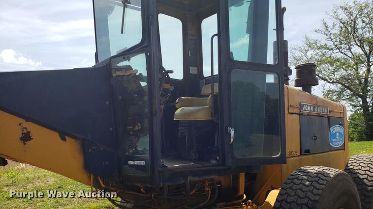 image for item EU9783 John Deere 670 motor grader