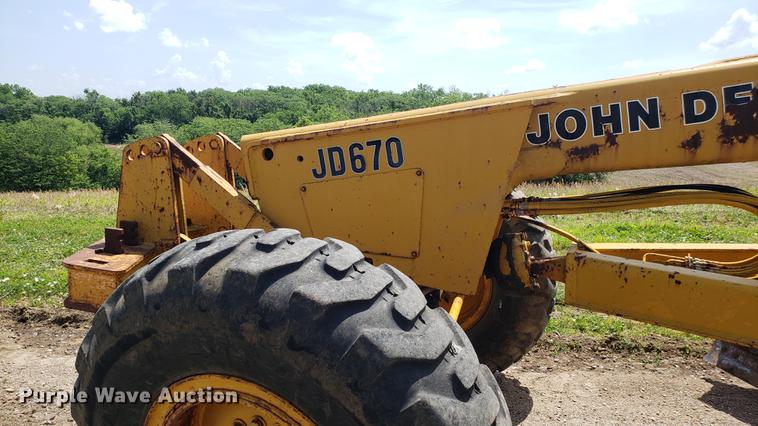 image for item EU9783 John Deere 670 motor grader