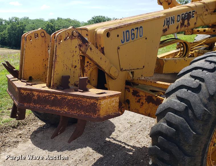 image for item EU9783 John Deere 670 motor grader