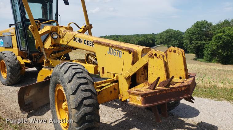 image for item EU9783 John Deere 670 motor grader
