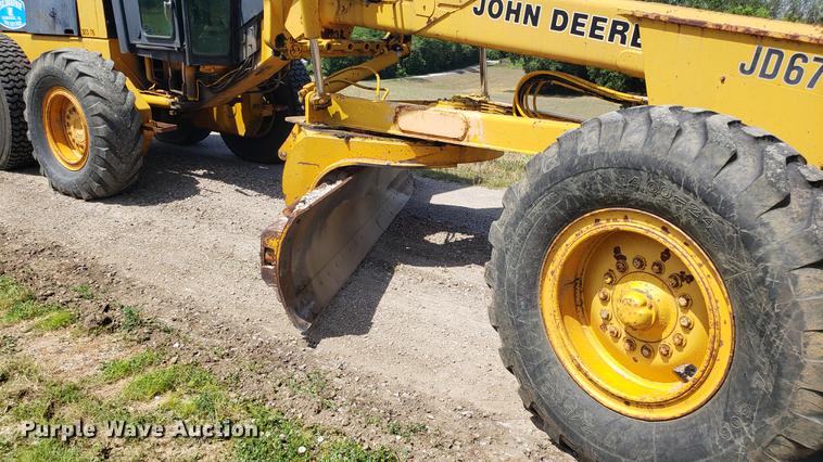image for item EU9783 John Deere 670 motor grader