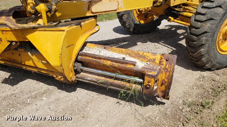 image for item EU9783 John Deere 670 motor grader