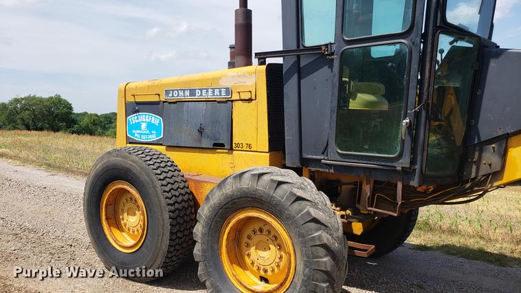 image for item EU9783 John Deere 670 motor grader