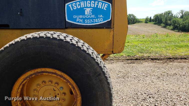 image for item EU9783 John Deere 670 motor grader