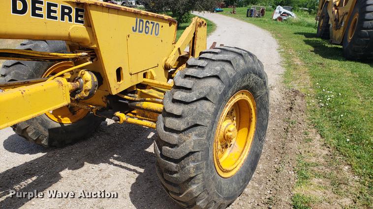image for item EU9783 John Deere 670 motor grader