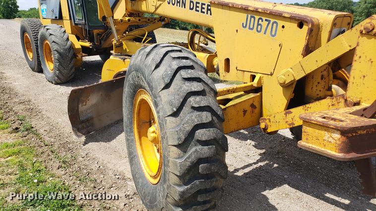 image for item EU9783 John Deere 670 motor grader
