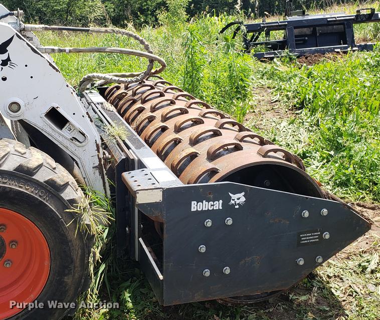 Bobcat vibratory skid steer compactor in Kansas City, MO Item EU9785 sold Purple Wave