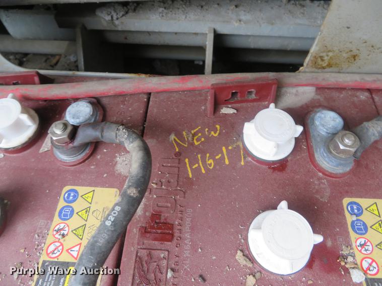 image for item EV9606 Mec 2647ES scissor lift