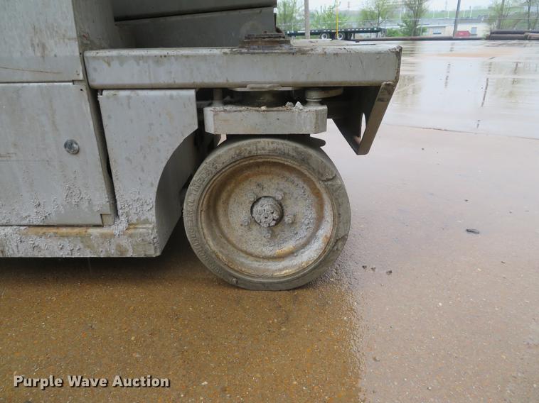 image for item EV9606 Mec 2647ES scissor lift