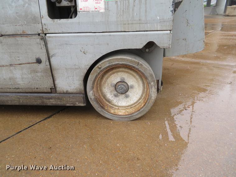 image for item EV9606 Mec 2647ES scissor lift