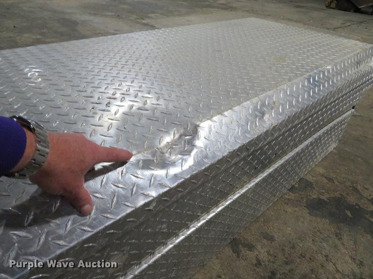 image for item EV9608 (2) cross bed toolboxes