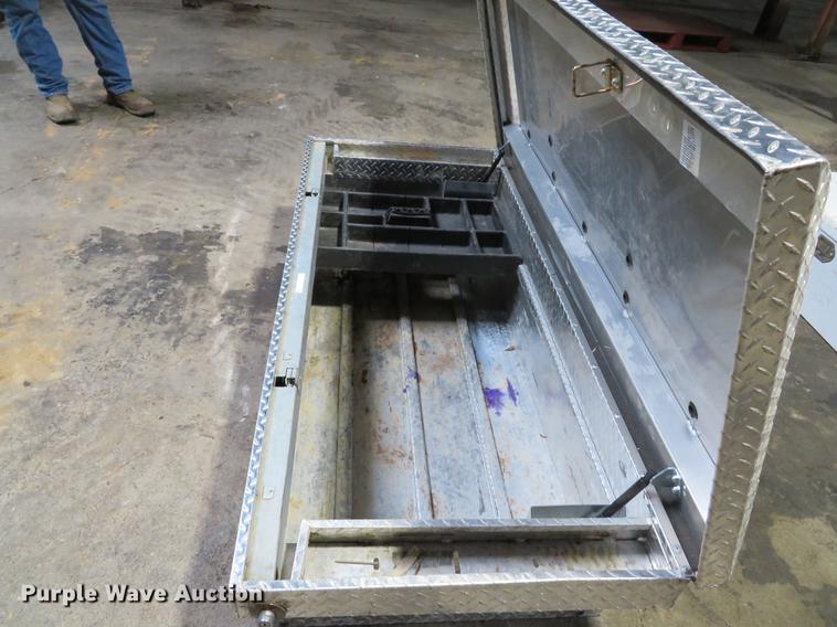 image for item EV9609 (2) cross bed toolboxes