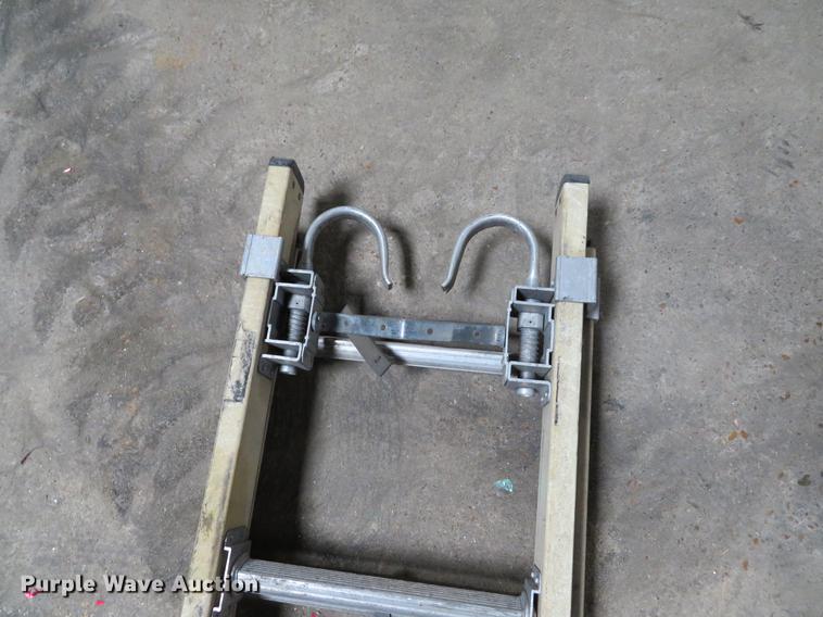 image for item EV9616 (3) extension ladders