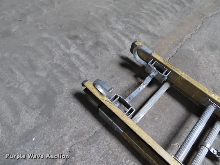 image for item EV9616 (3) extension ladders