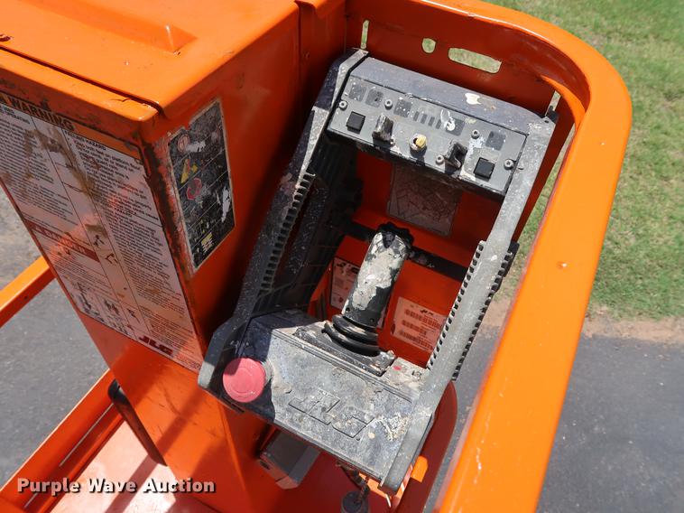 image for item FE9675 2010 JLG 1230ES vertical lift
