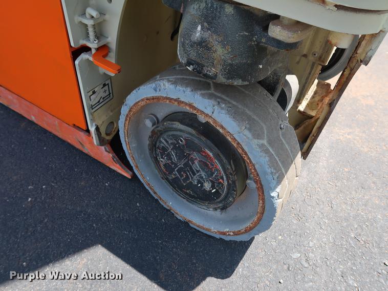 image for item FE9675 2010 JLG 1230ES vertical lift