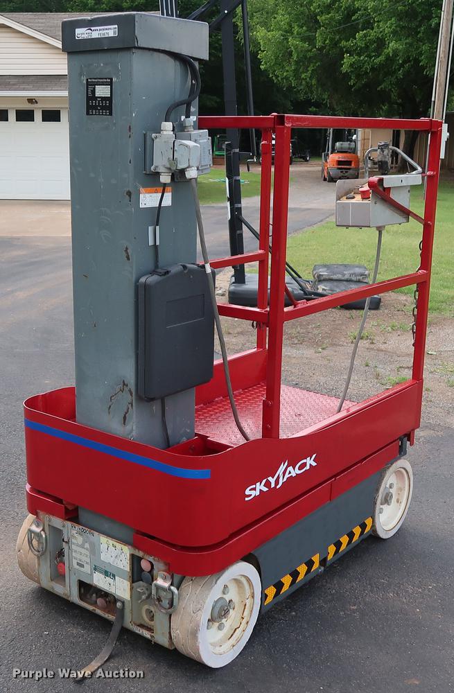image for item FE9676 2014 Sky Jack SJ12 vertical lift