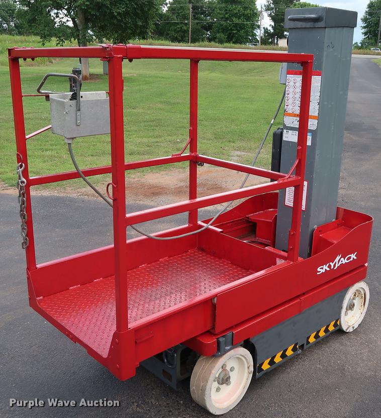 image for item FE9676 2014 Sky Jack SJ12 vertical lift