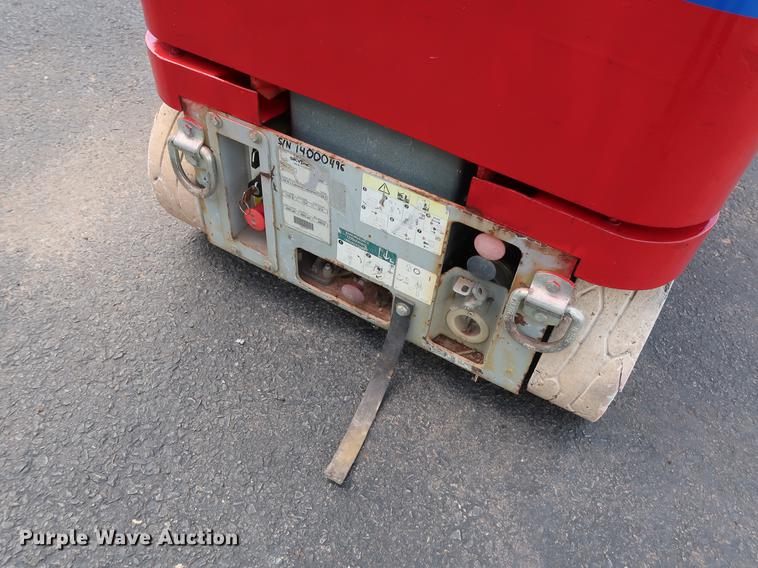 image for item FE9676 2014 Sky Jack SJ12 vertical lift