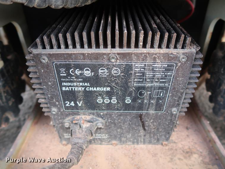 image for item FE9676 2014 Sky Jack SJ12 vertical lift