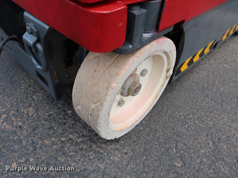 image for item FE9676 2014 Sky Jack SJ12 vertical lift