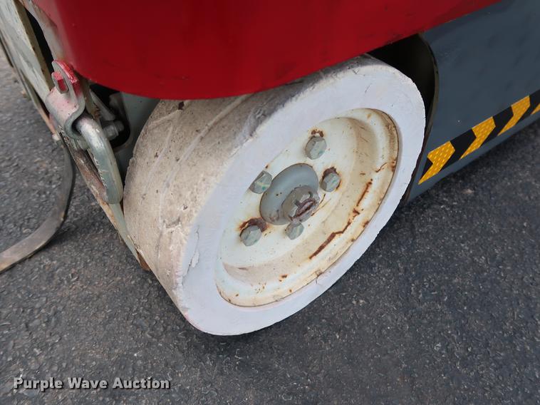 image for item FE9676 2014 Sky Jack SJ12 vertical lift