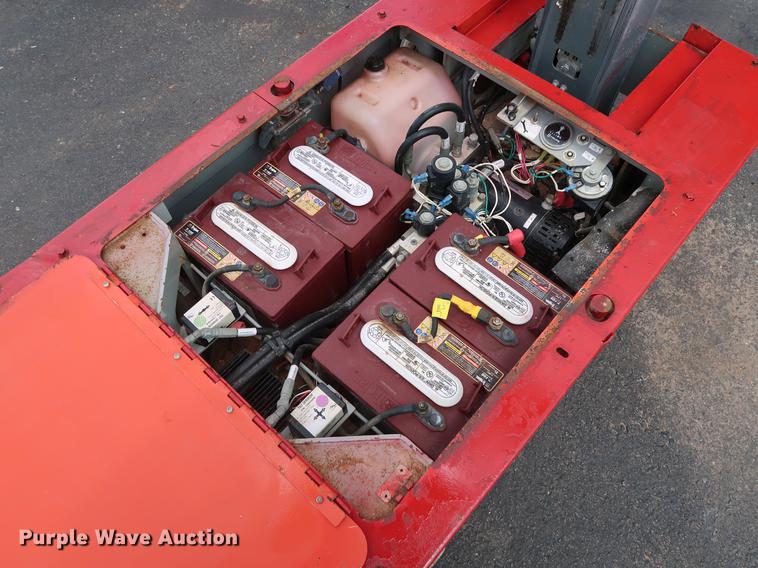 image for item FE9677 2014 Sky Jack SJ12 vertical lift