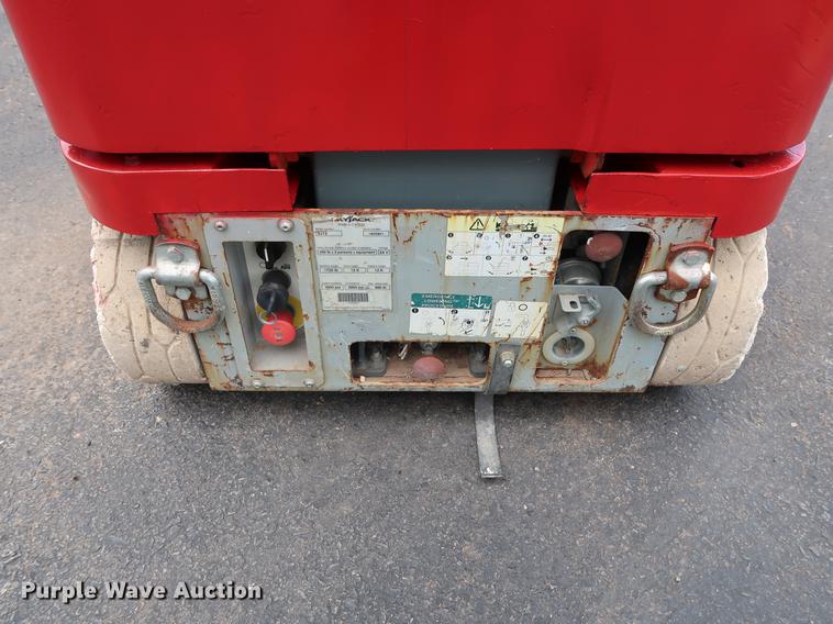 image for item FE9677 2014 Sky Jack SJ12 vertical lift