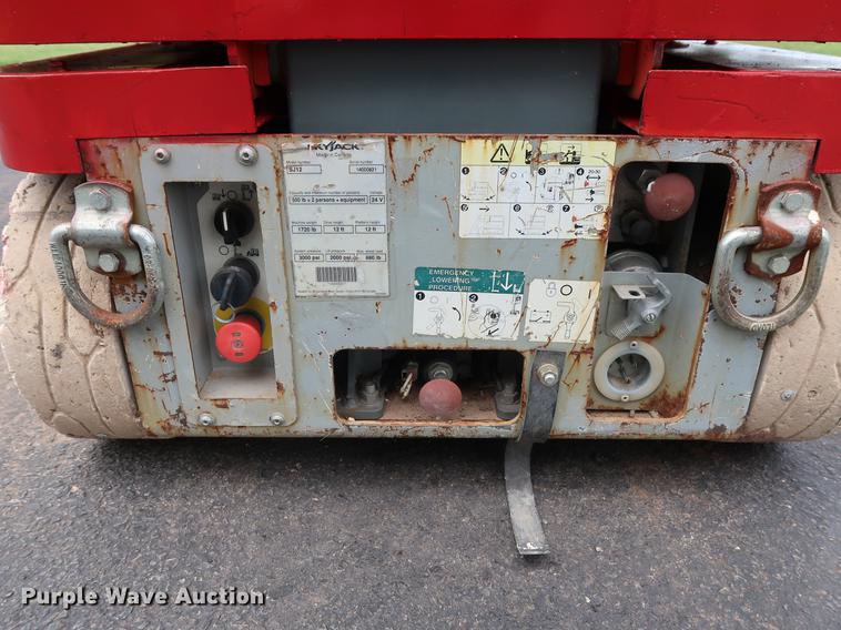 image for item FE9677 2014 Sky Jack SJ12 vertical lift