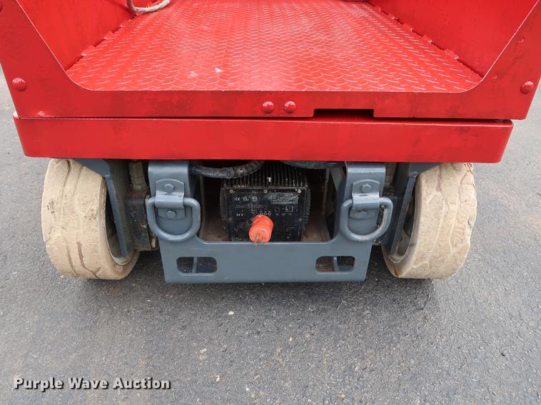 image for item FE9677 2014 Sky Jack SJ12 vertical lift