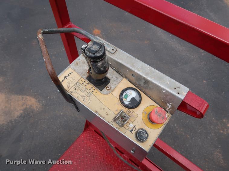 image for item FE9677 2014 Sky Jack SJ12 vertical lift