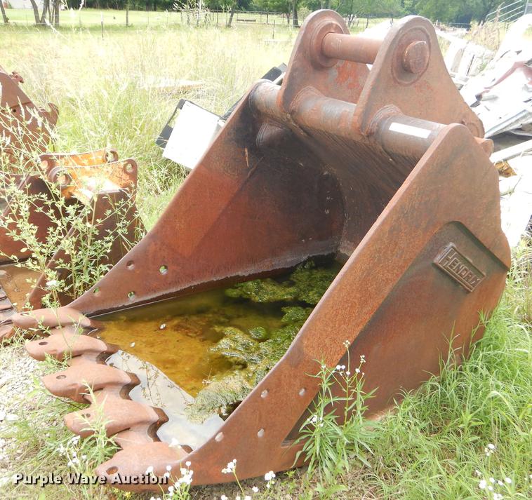 image for item FH9450 Hendrix bucket