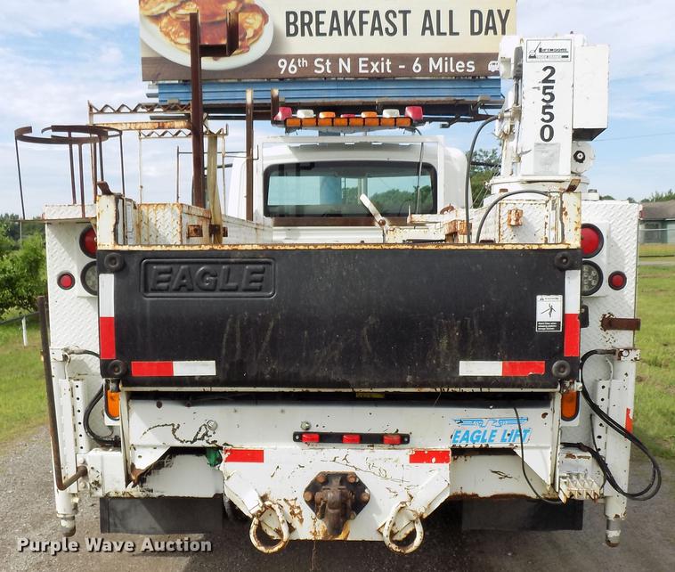 image for item FJ9282 2004 International 4300 service truck with crane