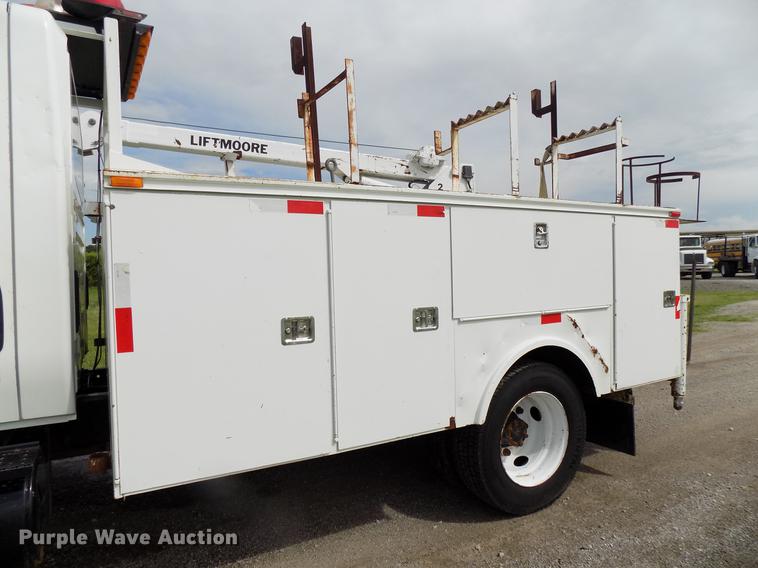 image for item FJ9282 2004 International 4300 service truck with crane
