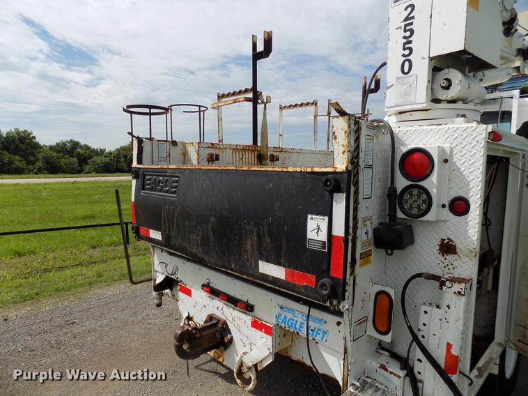 image for item FJ9282 2004 International 4300 service truck with crane