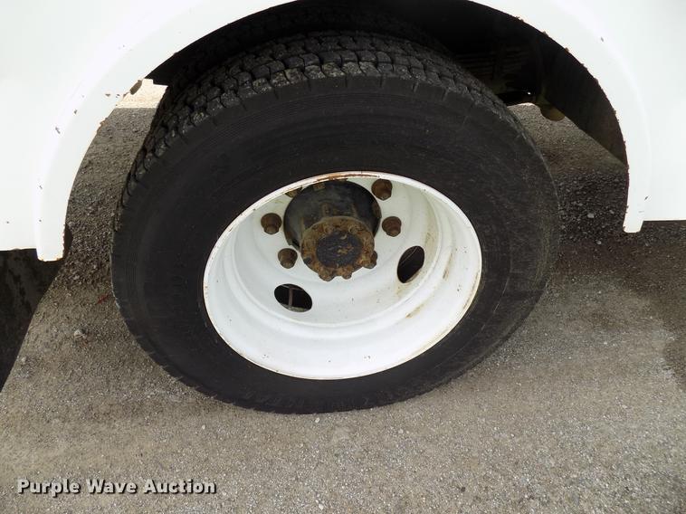 image for item FJ9282 2004 International 4300 service truck with crane