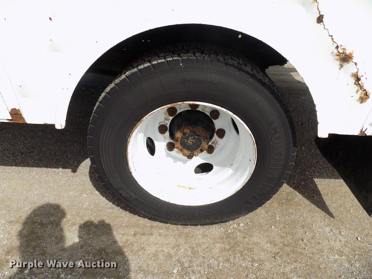 image for item FJ9282 2004 International 4300 service truck with crane